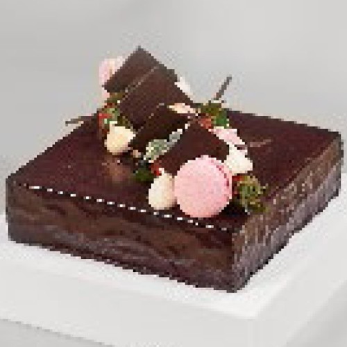 Raspberry Meeker Cake - Igor's Pastry & Cafe Surabaya | Bakery, Pastry, & Oleh-Oleh Premium Surabaya products